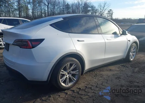 2021 Tesla Model Y Long Range Dual Motor All-Wheel Drive z USA, uszkodzony, nr VIN 5YJYGDEE1MF095069